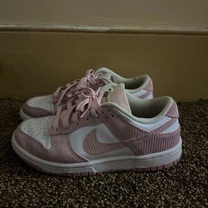 Nike dunk low ( Pink Corduroy )
